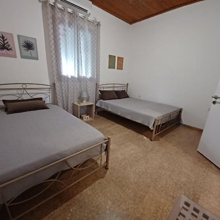 Beach House For Up To 9 People Near Olympia Katakolo Exterior photo