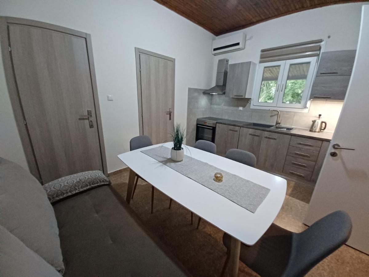 Beach House For Up To 9 People Near Olympia Katakolo Exterior photo