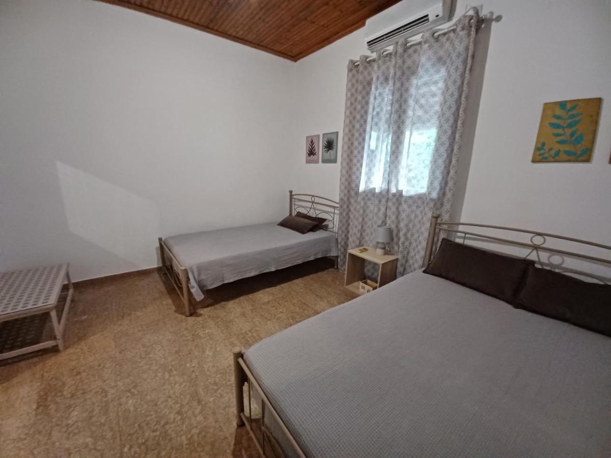 Beach House For Up To 9 People Near Olympia Katakolo Exterior photo